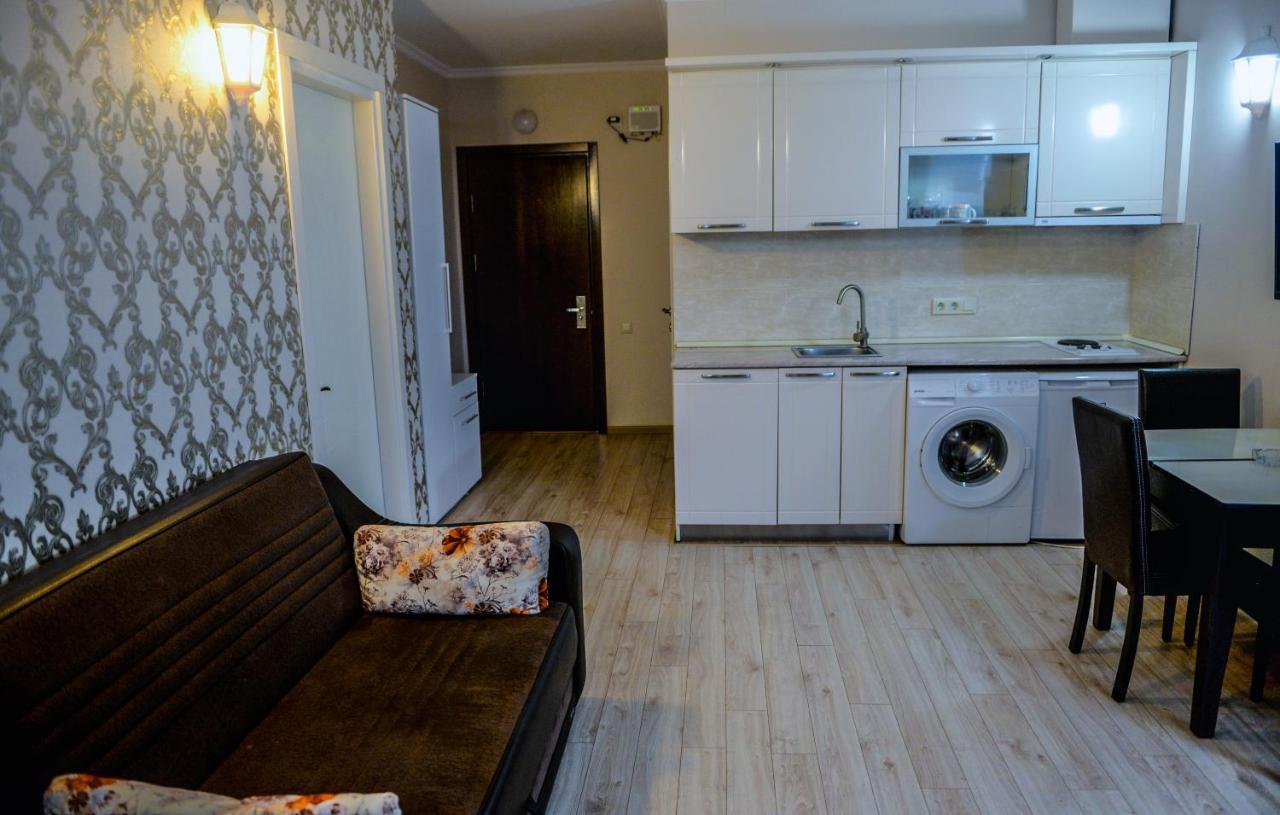 Black Sea Towers Батумі Екстер'єр фото
